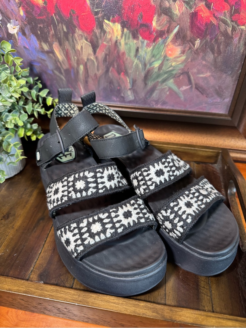 Hey Dude Black Delray Buckle Crochet Sandals 10